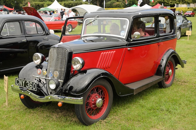 Ford 8 or Model Y 2 door saloon  (1937)